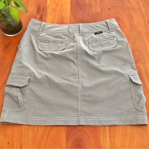 Prtex Y2K Gingham Medium Rise Casual Black & White Mini Cargo Skirt. US 04. - Picture 5 of 14